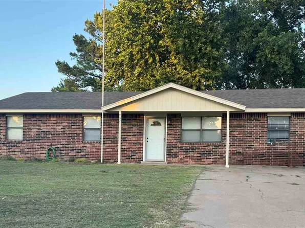 902 Pogue St, Perkins, OK 74059