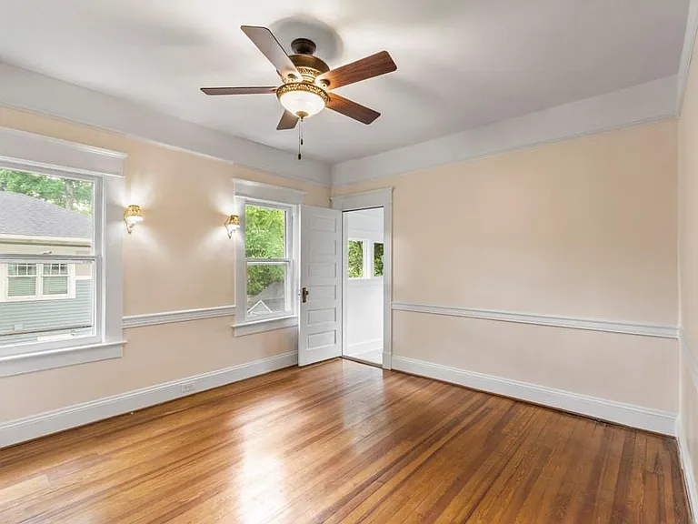 327 Adams St — Photo 18