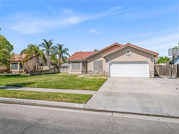 2nd image of 1125 E Cinnamon Drive
