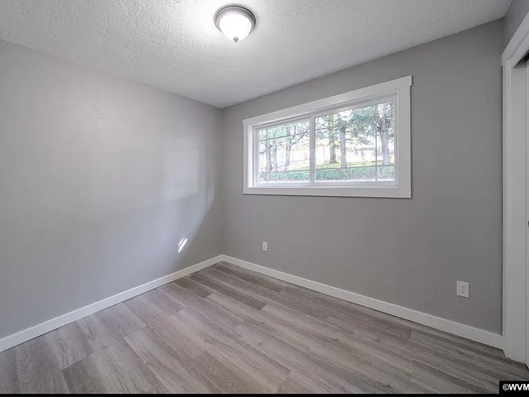 2503 Shipman Ln SE — Photo 8