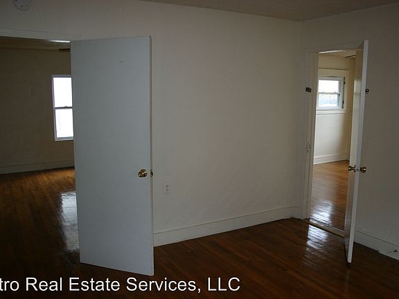 4th image of 1326 E 28th St