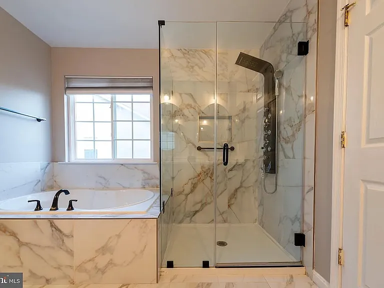 43 Wiltshire Dr — Photo 12