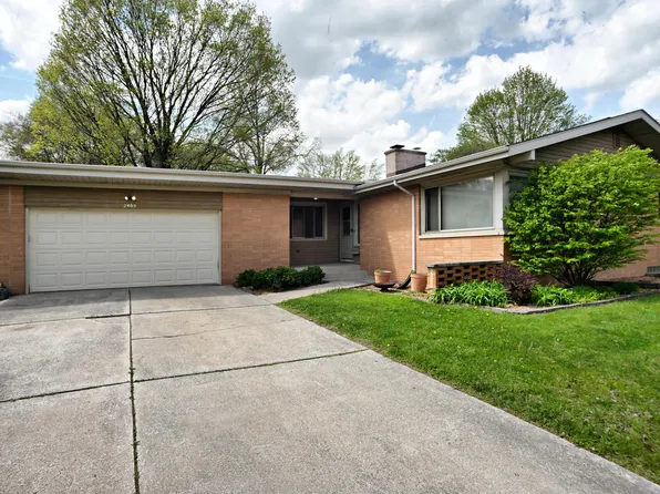 2405 Linden Dr, Valparaiso, IN 46383