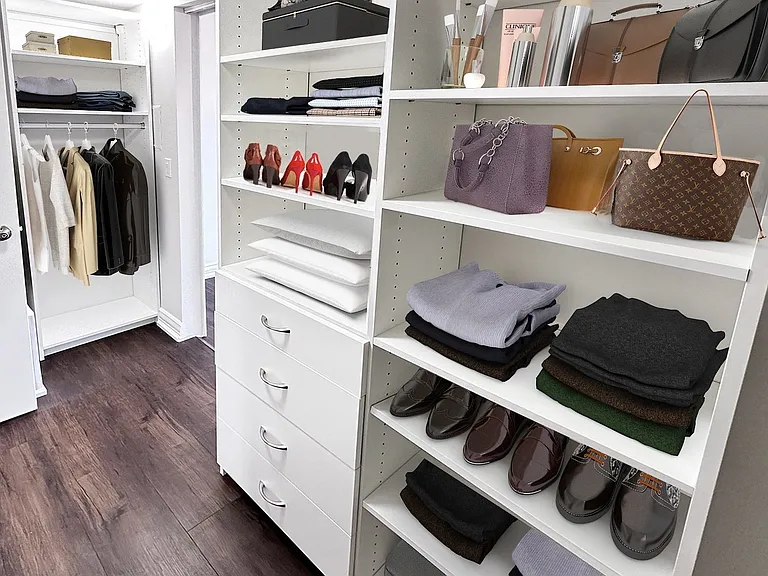 CALIFORNIA WALK-IN CLOSETS