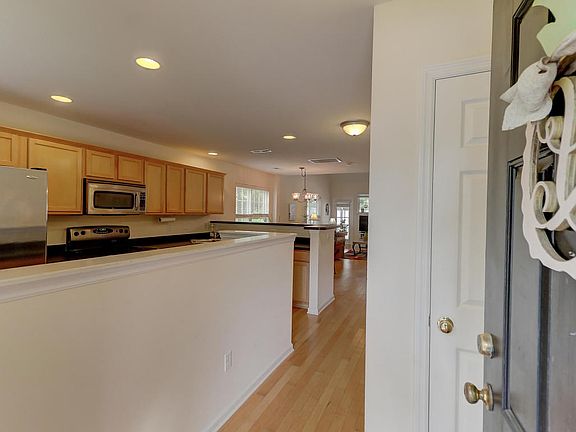 3rd image of 8669 Grassy Oak Trl