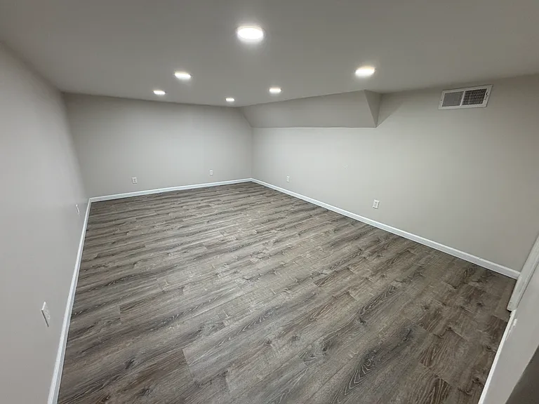 11673 Huntington Rd — Photo 18