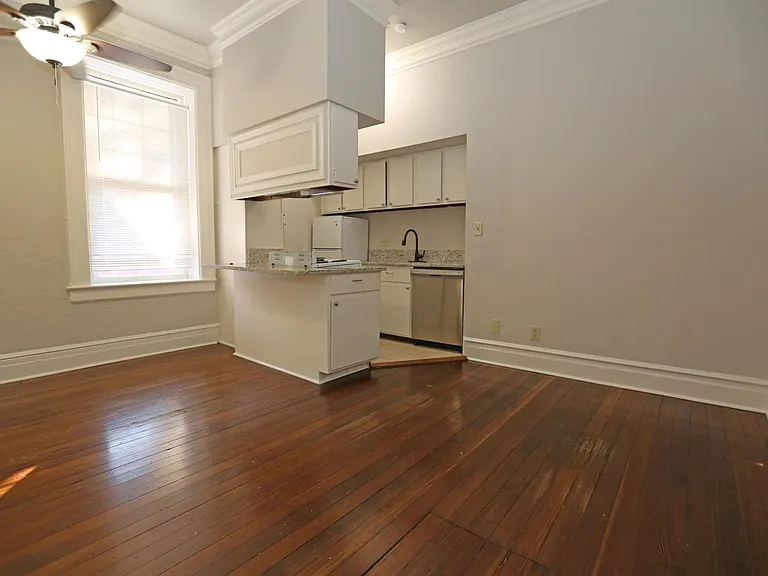 101 S Victory St #208 — Photo 3