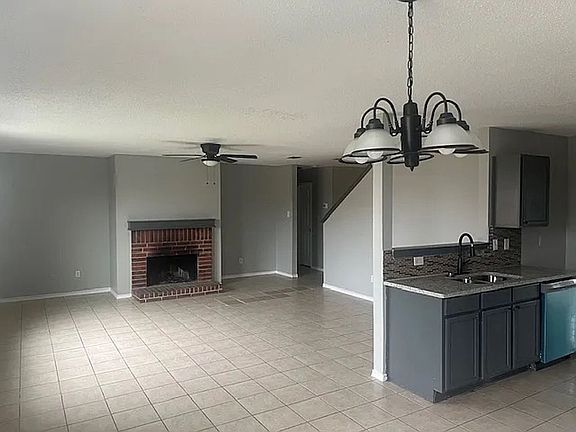 4th image of 2021 W Grove Ln