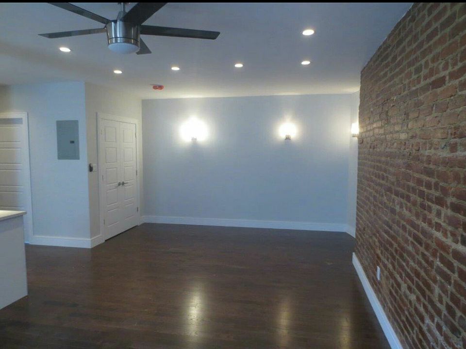 2nd image of 3400 Tryon Ave APT F10