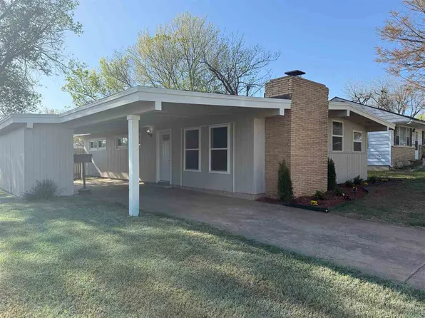 2008 N 6th St, Ponca City, OK 74601