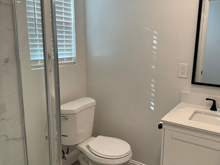 1136 N Sanborn Rd #6 — Photo 13