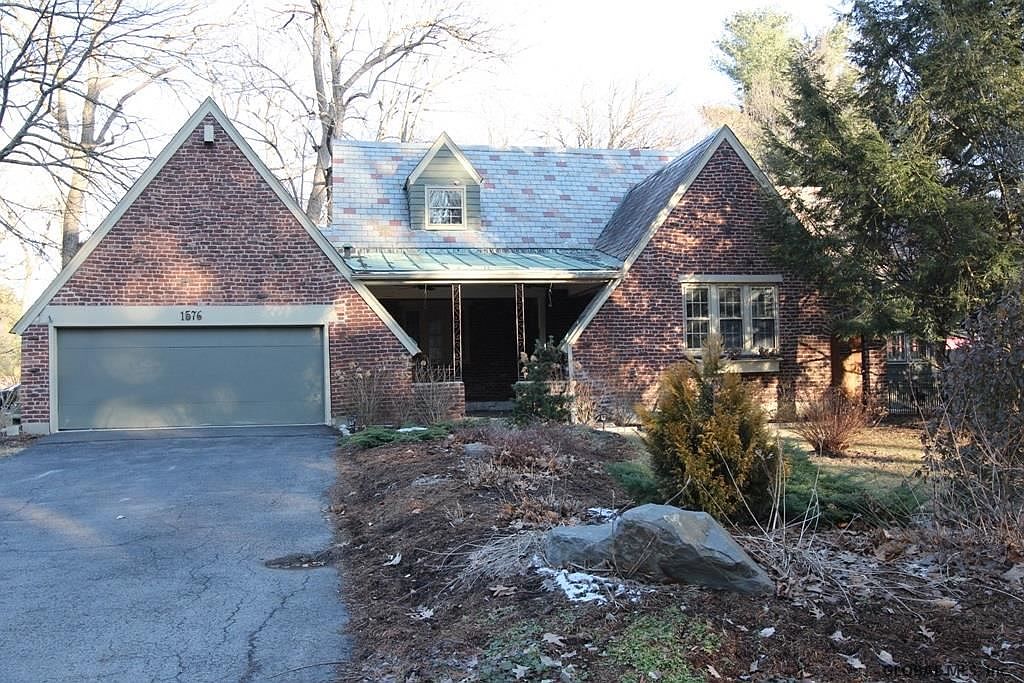 1576 Dean St, Niskayuna, NY 12309 Zillow