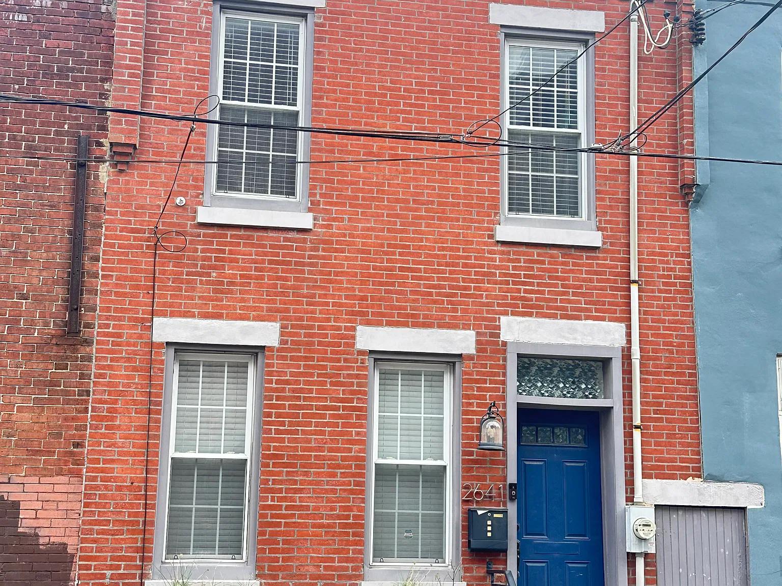 2 bed, 900 sqft, $1,600 — Photo 1
