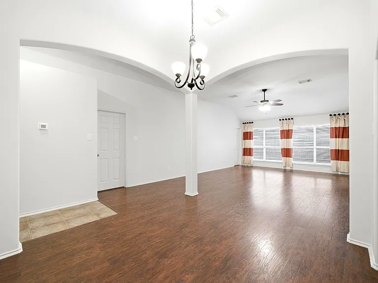 6931 Hamilton Falls Ln — Photo 9