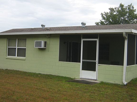 3rd image of 140 W Cedarwood Cir