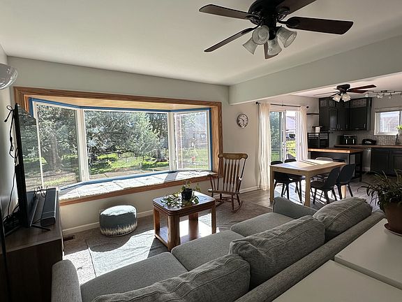 2nd image of 3082 Heritage Dr