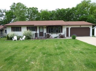531 Ernstmeyer Dr, Baraboo, WI 53913