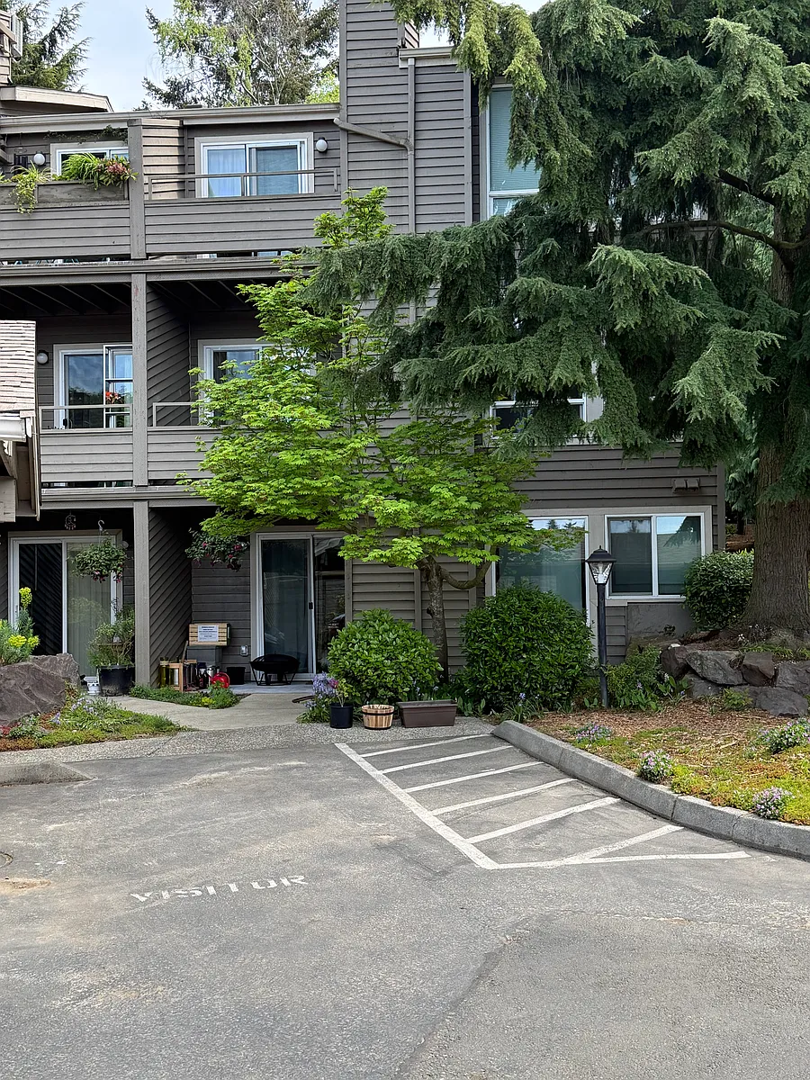 Building Photo - 15715 4th Ave S #21