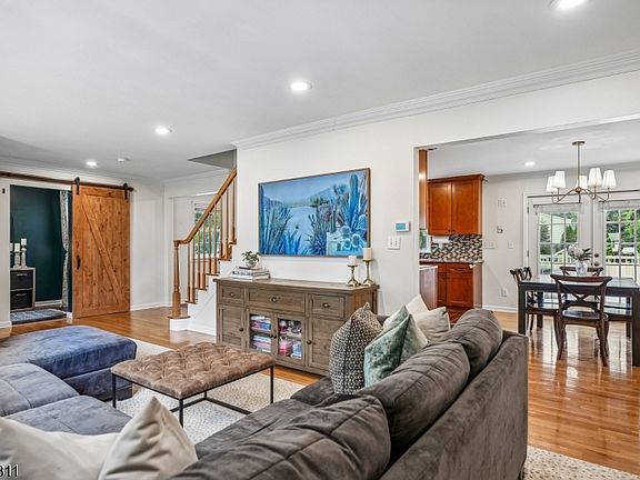 2nd image of 80 Briarwood Drive West