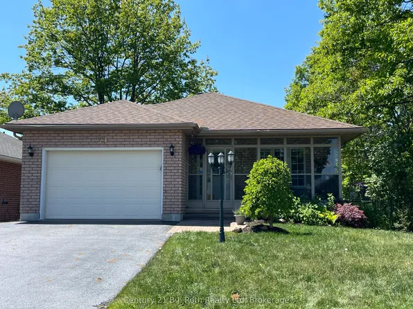 24 Marchand Dr, Penetanguishene, ON L9M 2J2
