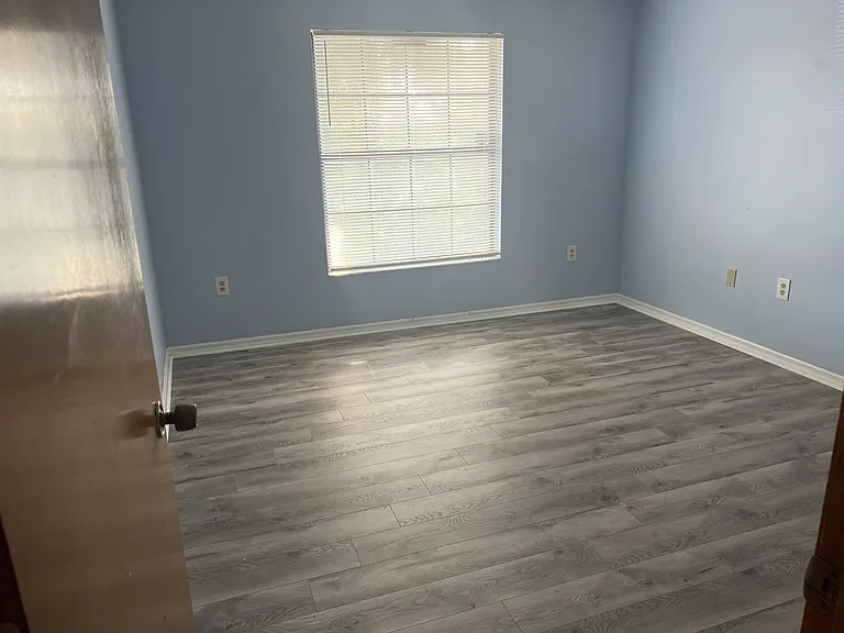 1137 Indiana Ave — Photo 9