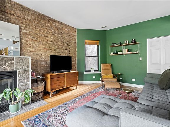 3rd image of 5706 N Winthrop Ave APT 3S