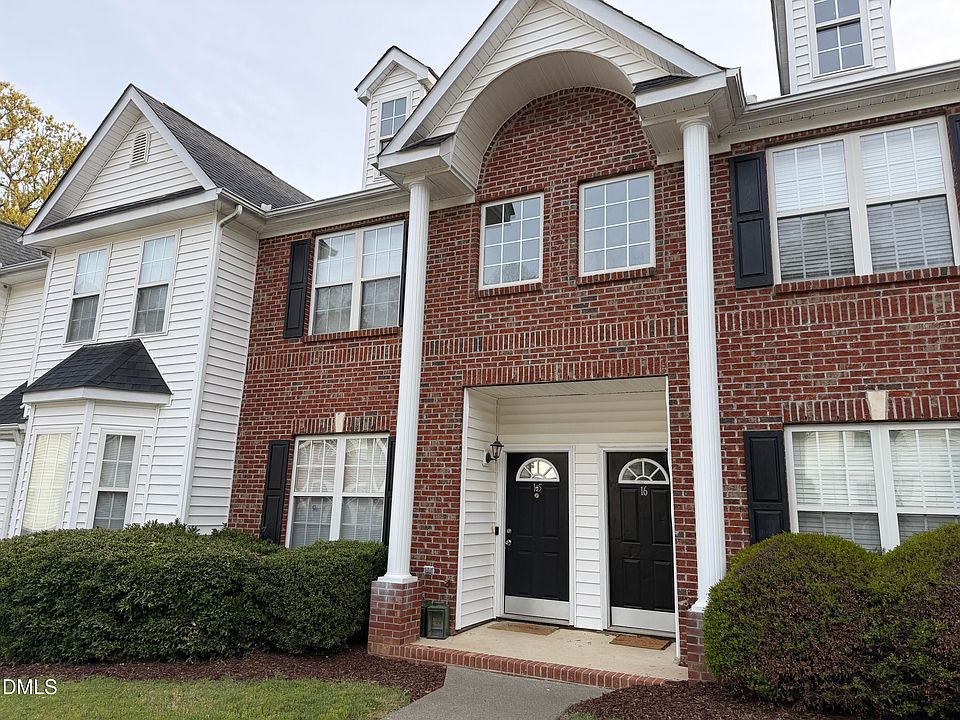 1st image of 15 Moorefield Ct