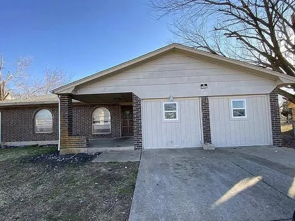 9816 NE 5th St, Midwest City, OK 73130