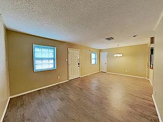 1st image of 793 Fernbank Dr