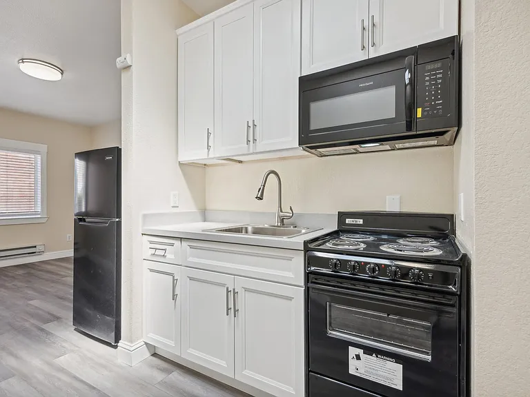 2070 University Avenue — Photo 20