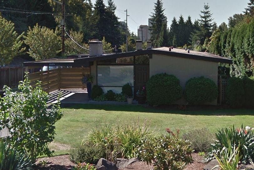 1st image of 2025 Bellevue Way NE