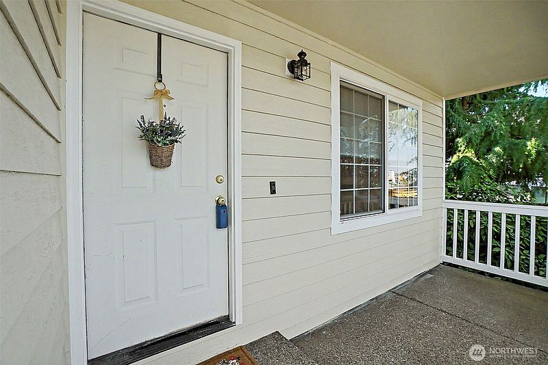 3rd image of 4718 39th Street NE