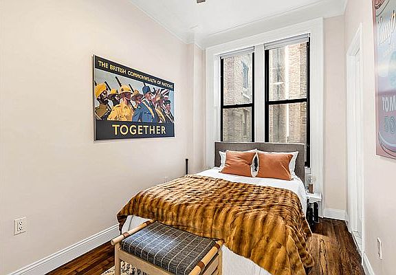 5th image of 324 W 83rd St APT 1E