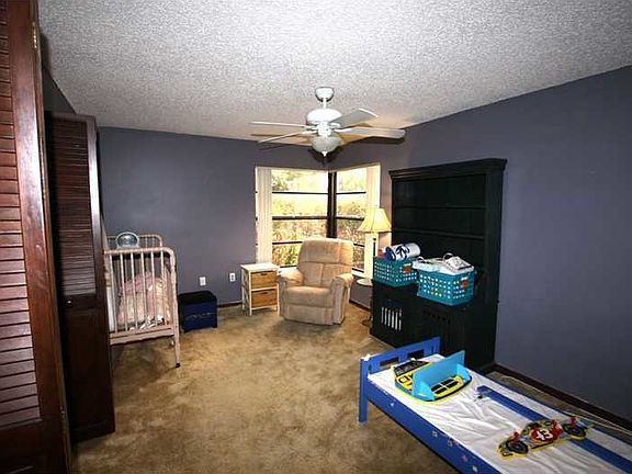 5th image of 700 Emerald Way W #26