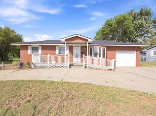 1711 James St, Hutchinson, KS 67502