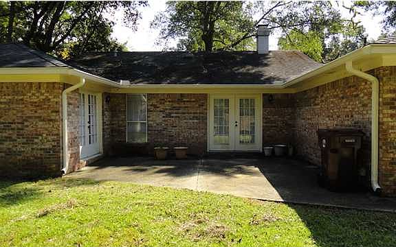 5th image of 467 Vaughn Dr N