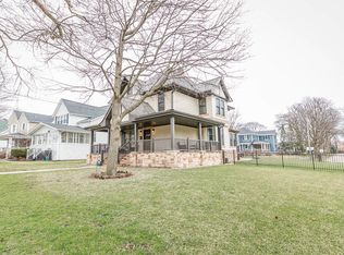 415 S Vine Ave, Park Ridge, IL 60068