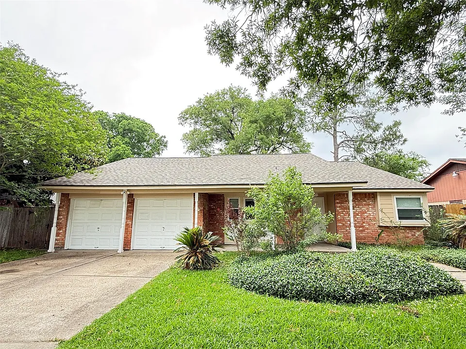 16439 Hickory Knoll Dr
