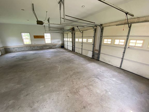 2nd image of 305 Basehoar School Rd