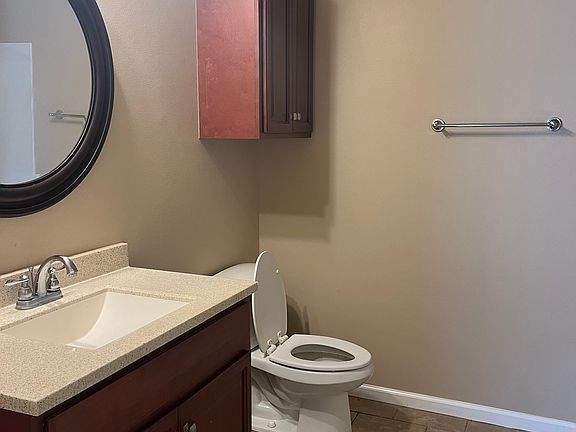 4th image of 617 Baptist St APT P