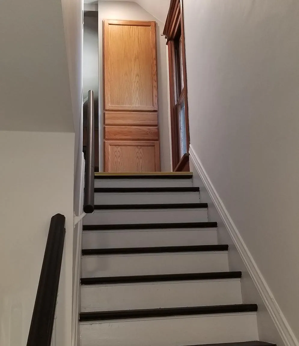 3 bed, 1.5 bath, 1200 sqft, $900 — Photo 2