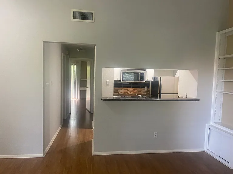 612 Park Pl #303 — Photo 5