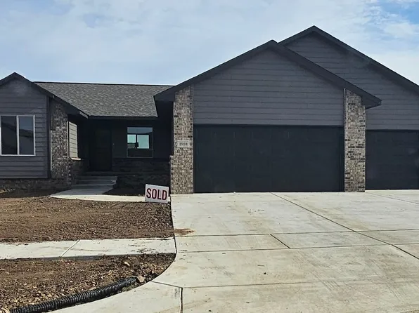 1910 S Lynnrae St, Wichita, KS 67207