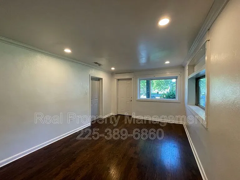 9642 Lewis St — Photo 4