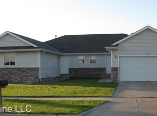 5863 N 21st St, Lincoln, NE 68521
