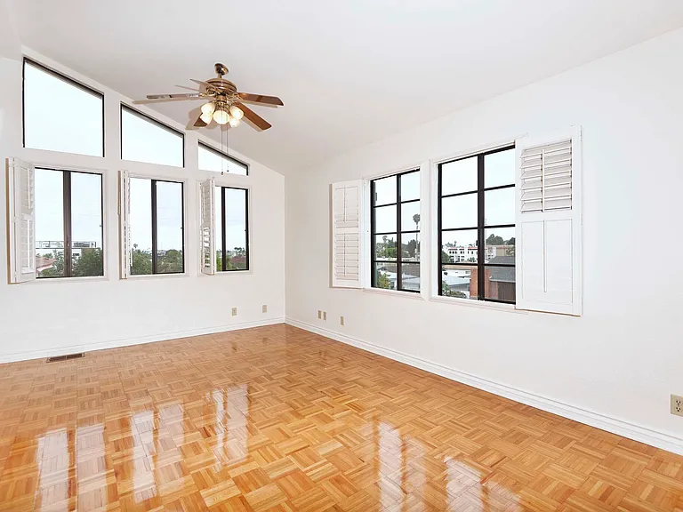 3228 Emerson St — Photo 9