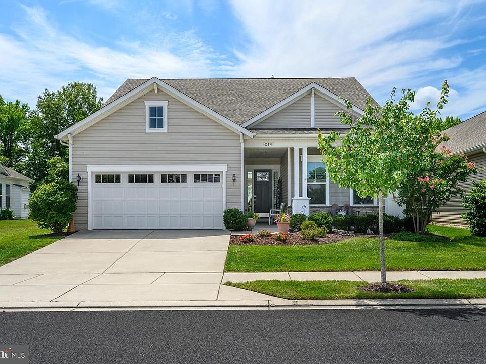 1st image of 214 Bayberry Dr