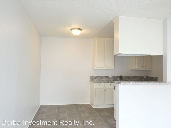 4th image of 2122 E 10th St APT 01