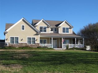 111 Greystone Ter, Portsmouth, RI 02871