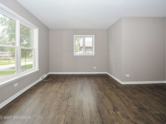 2nd image of 16041 Lorel Ave